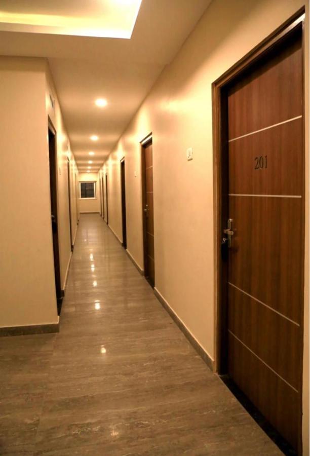 M Square Hotel Vellore Exterior foto