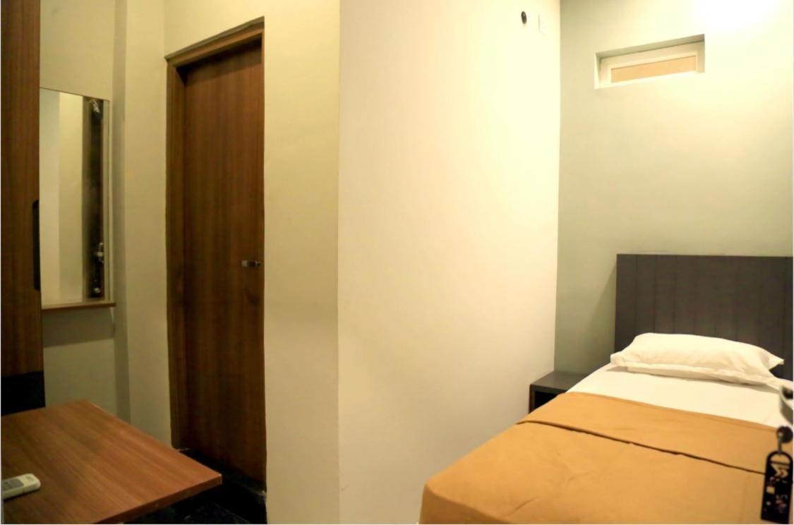 M Square Hotel Vellore Exterior foto