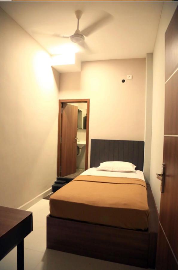 M Square Hotel Vellore Exterior foto