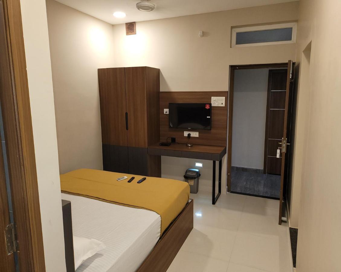M Square Hotel Vellore Exterior foto