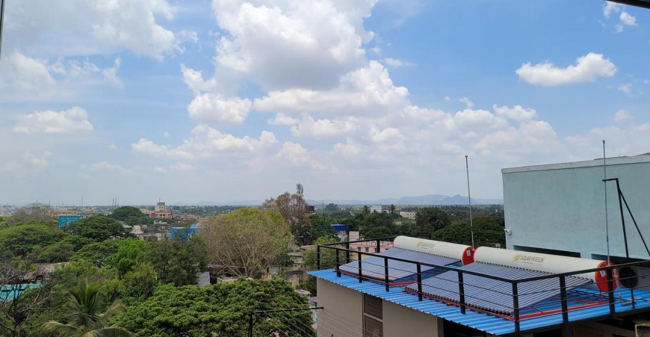 M Square Hotel Vellore Exterior foto